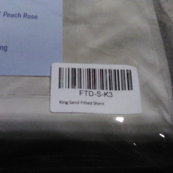 NWT Camelot King Size Duvet Cover, Fitted sheet and Standard size pillowcase set - Picture 3 of 7